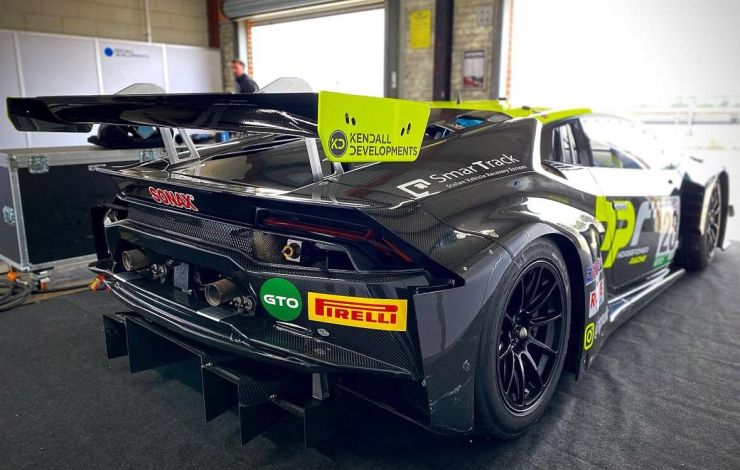 GUEST APPEARANCE IN LAMBORGHINI HURACAN GT3 IN GT CUP